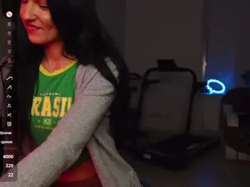 Chaturbate Live Sex Cam of agelina_summer