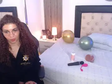 Chaturbate Watch Live Sex Cams of serena_houstonn