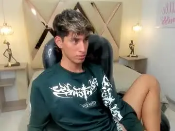 Chaturbate Best live sex cam show of ferphoenix_