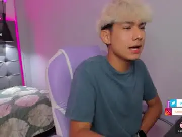 Chaturbate Sex Cam of olivertwinky_