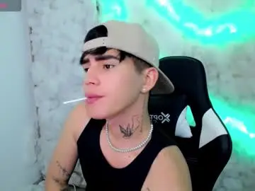 Chaturbate Free Live Porn of kiss_whitee