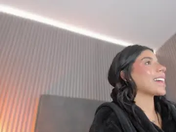 Chaturbate Best live sex cam show of emelie_89