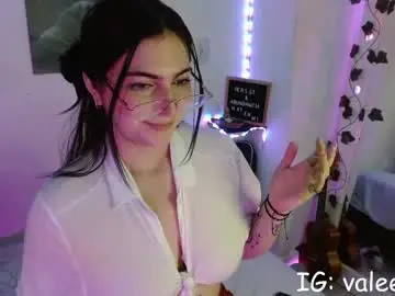 Chaturbate Live Sex Cam of sweett_minionn