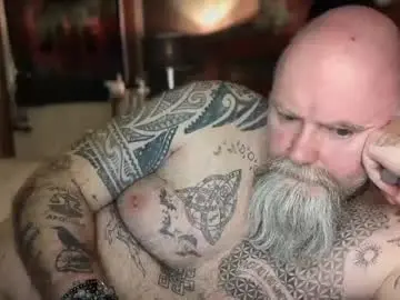 Chaturbate Free Porn Cam of tattooeddilf01