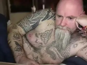 Chaturbate Adult Webcam of tattooeddilf01