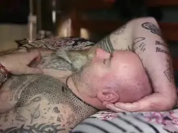 Chaturbate Best live sex cam show of tattooeddilf01