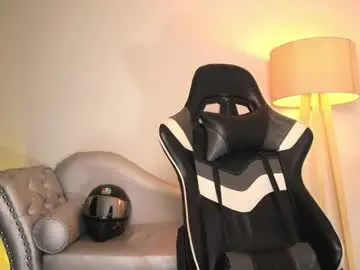 Chaturbate Adult Video Chat of ashleyvalirya