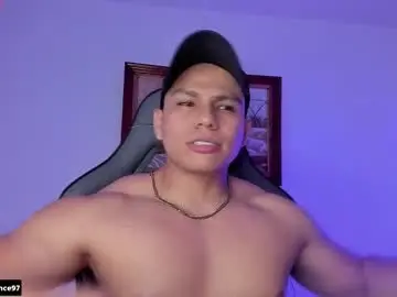 Chaturbate Live Sex Cam of roy__constance