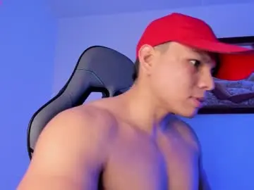 Chaturbate Live Sex Cam of roy__constance