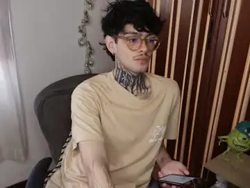 Chaturbate Best live sex cam show of bastiel_