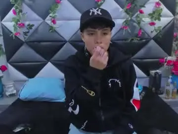 Chaturbate Live Sex Cam of bruno_cruz