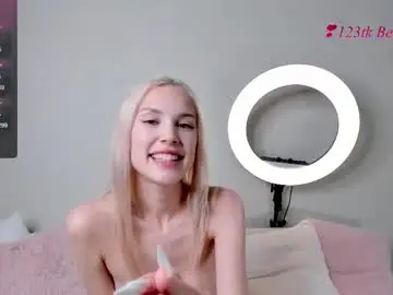 Chaturbate Free Live Porn of moonnshinee