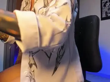 glitch_doll from chaturbate