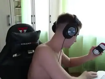 Chaturbate Free Porn Cam of golden_boyyy21