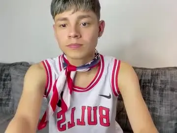 Chaturbate Live Sex Cam of andy_belier