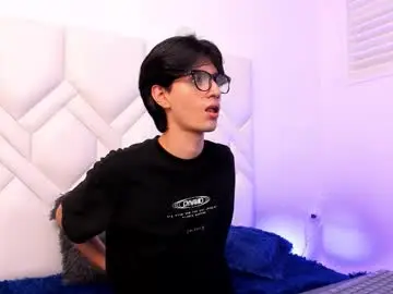 noahtwink18 from chaturbate