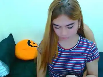 Chaturbate Adult Video Chat of mikhayla_and_zeus_room