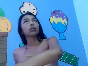 Chaturbate Nude Webcam of skinnysexzara18