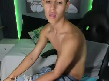 Chaturbate Adult Video Chat of ethan_jamees