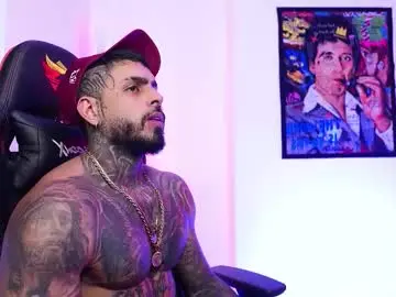 Chaturbate Best live sex cam show of logan_hugh8