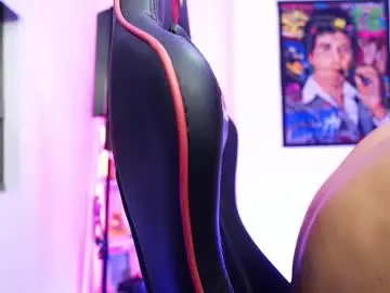 Chaturbate Watch Live Sex Cams of logan_hugh8