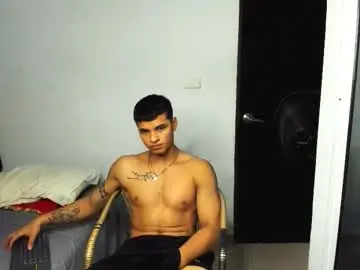 ryan_myerz from chaturbate