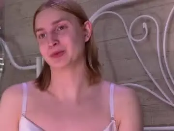 Chaturbate Nude Webcam of cortie_crystal