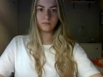 Chaturbate Live Sex Cam of rosie_june