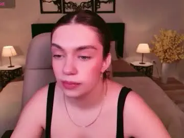 daniellasweet20 from chaturbate