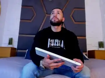 Chaturbate Live Porn of massimofiore_