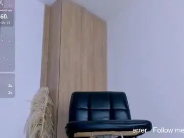 Chaturbate Live Sex Cam of sarah_horny69