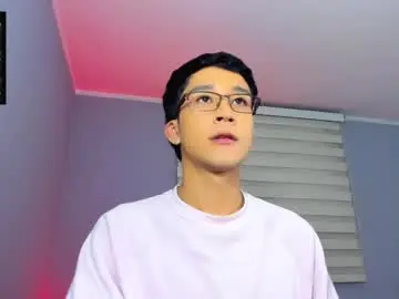 Chaturbate Live Sex of guy_veryhot1