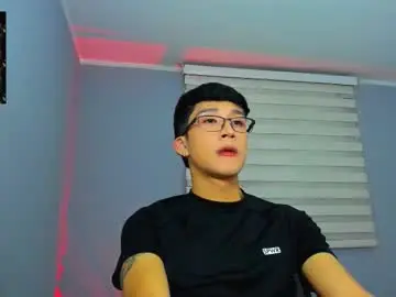 Chaturbate Best live sex cam show of guy_veryhot1