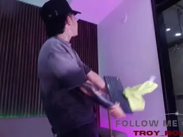 Chaturbate Live Sex of troy_rouge