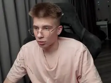 Chaturbate Live Sex Cam of oscar_big_dick