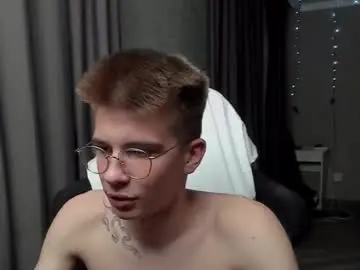 Chaturbate Free Live Porn of oscar_big_dick