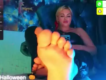 Chaturbate Free Porn Cam of goddess_isabella11