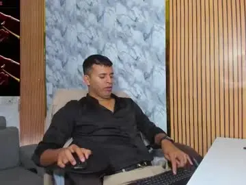 Chaturbate Live Sex Cam of hiddenoffice