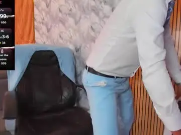 Chaturbate Adult Video Chat of hiddenoffice