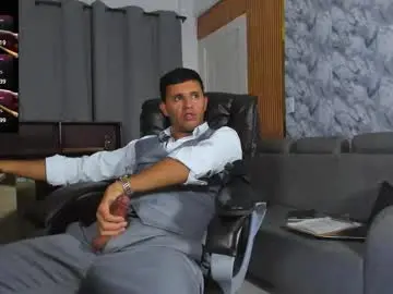 Chaturbate Adult Video Chat of hiddenoffice