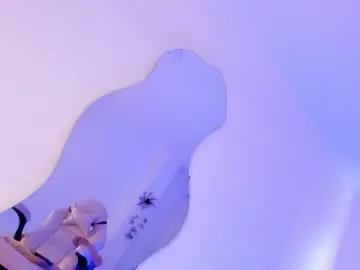 Chaturbate Live Sex Cam of mia_royal