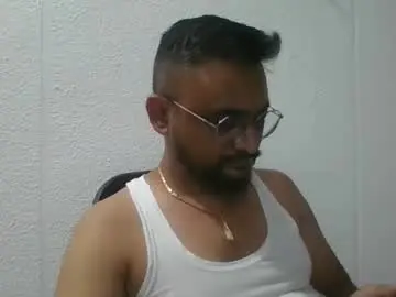 Chaturbate Live Sex Cam of indianlover1433