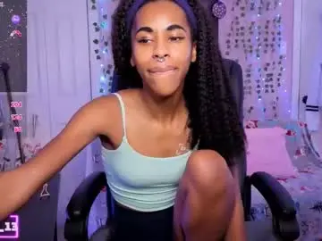 Chaturbate Nude Webcam of kira21_13