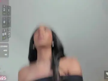 Chaturbate Live Sex Cam of karoline_marin