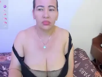 Chaturbate Sex Cam of esmeralda_milf1