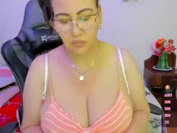 Chaturbate Sex Chat of esmeralda_milf1