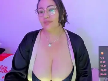 Chaturbate Nude Webcam of esmeralda_milf1