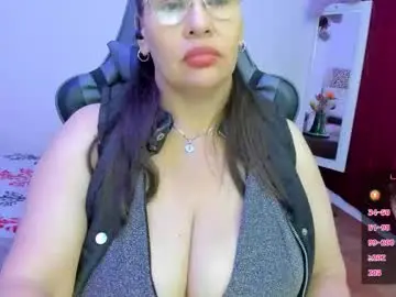 Chaturbate Live Sex of esmeralda_milf1