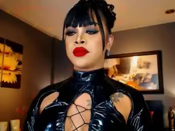 Chaturbate Live Sex Cam of urmajestytyra