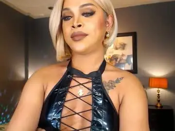 Chaturbate Free Porn Cam of urmajestytyra